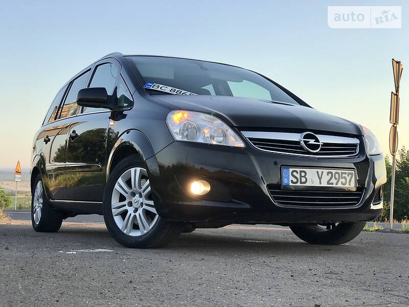 Мінівен Opel Zafira 2010 в Дрогобичі