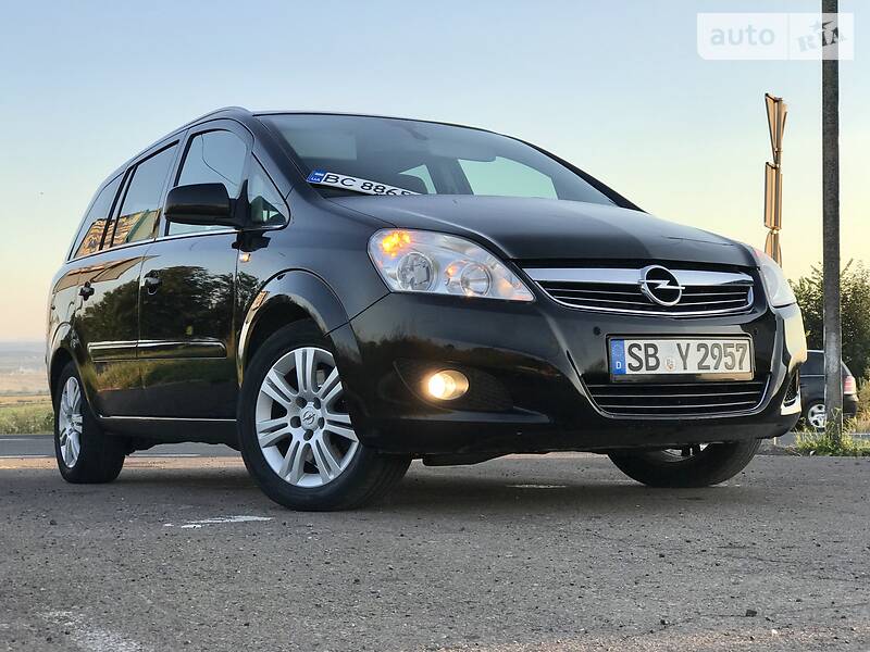 Мінівен Opel Zafira 2010 в Дрогобичі