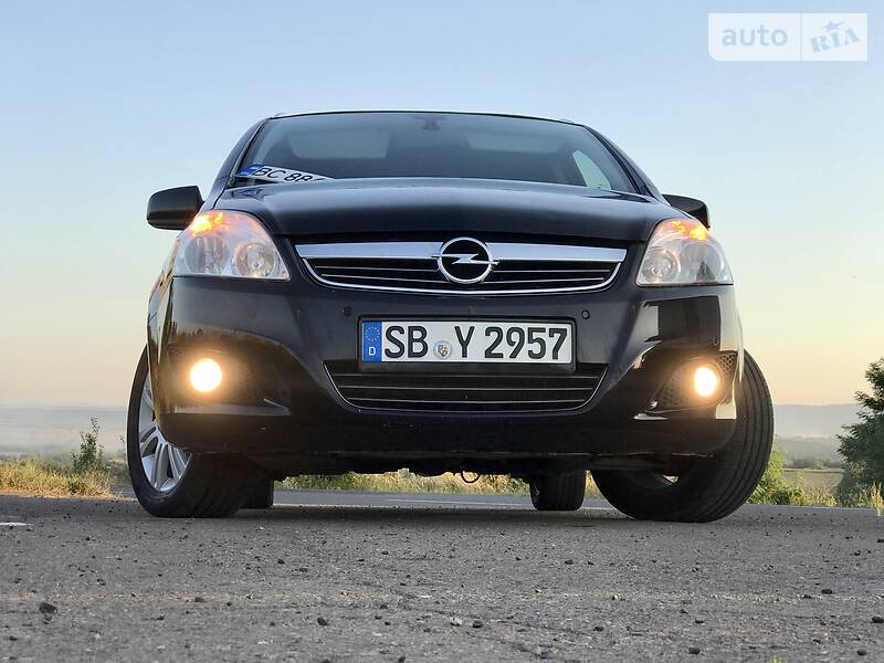 Мінівен Opel Zafira 2010 в Дрогобичі