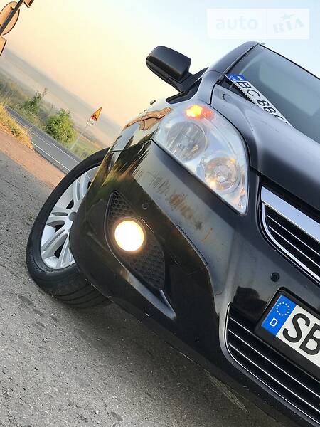 Мінівен Opel Zafira 2010 в Дрогобичі