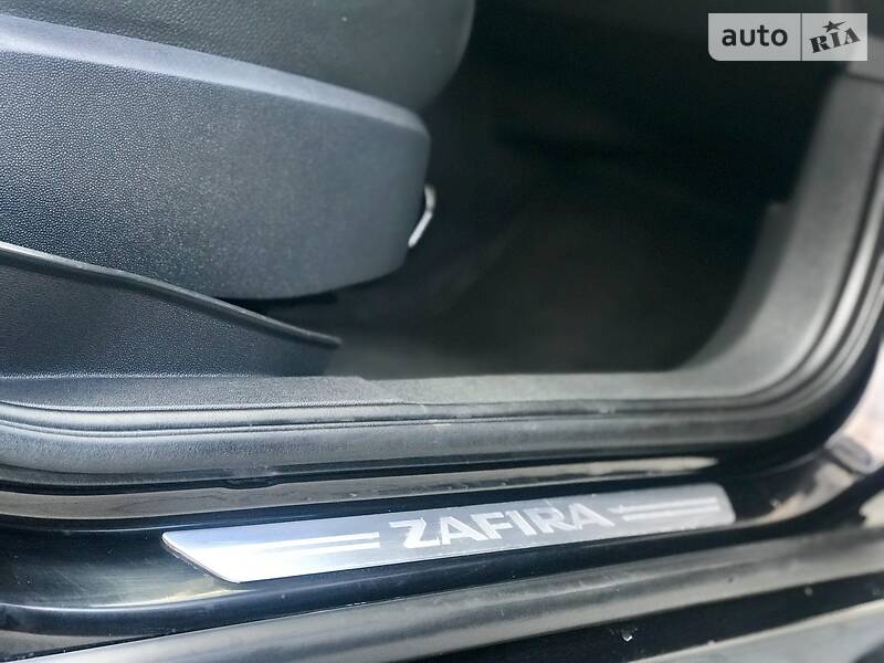 Мінівен Opel Zafira 2010 в Дрогобичі