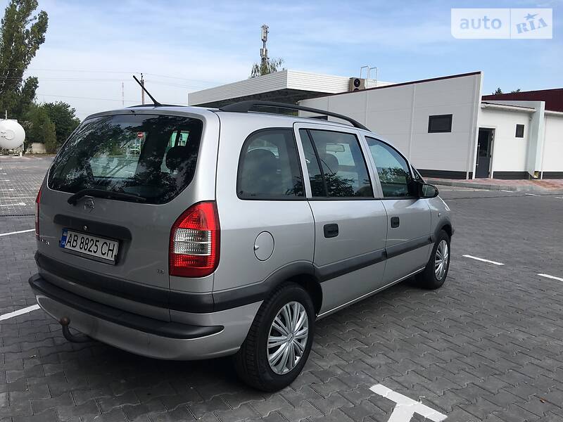 Універсал Opel Zafira 2003 в Вінниці