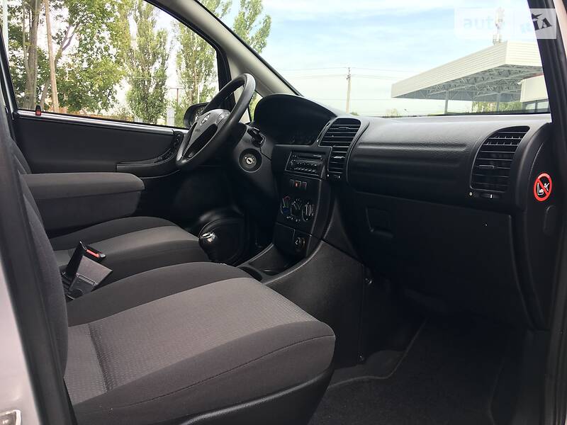 Універсал Opel Zafira 2003 в Вінниці