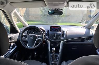 Универсал Opel Zafira 2014 в Тернополе