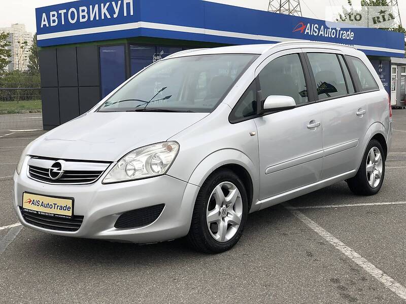 Универсал Opel Zafira 2008 в Киеве