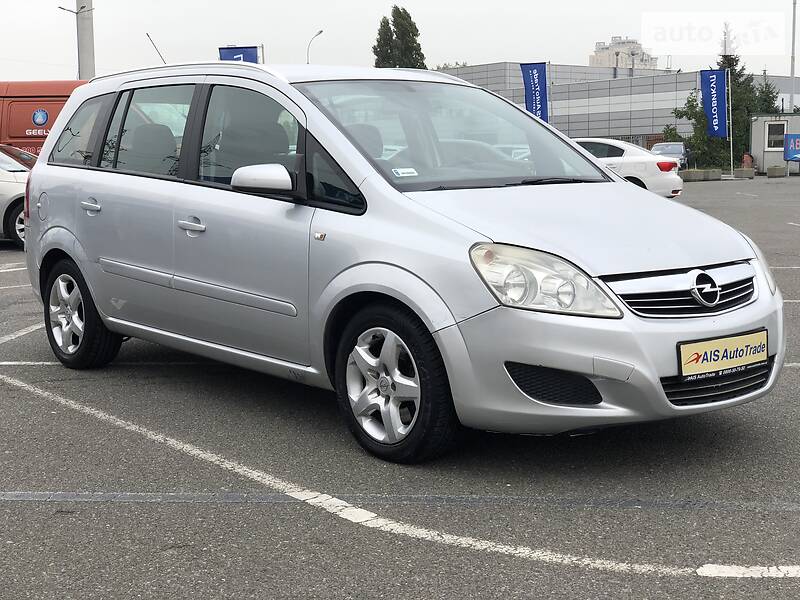Универсал Opel Zafira 2008 в Киеве