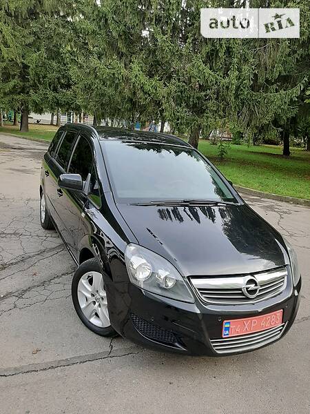 Универсал Opel Zafira 2013 в Ровно