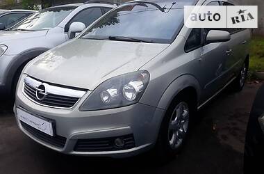 Универсал Opel Zafira 2007 в Киеве