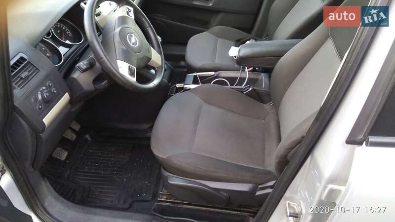 Минивэн Opel Zafira 2008 в Павлограде