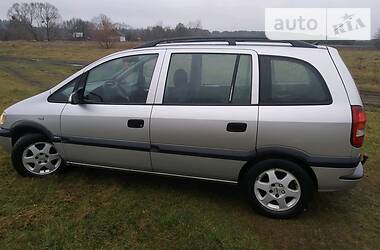 Минивэн Opel Zafira 2000 в Киверцах