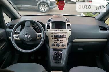 Минивэн Opel Zafira 2008 в Киеве