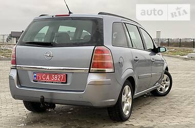 Универсал Opel Zafira 2006 в Ровно