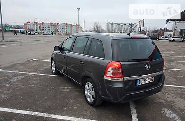 Минивэн Opel Zafira 2010 в Ровно