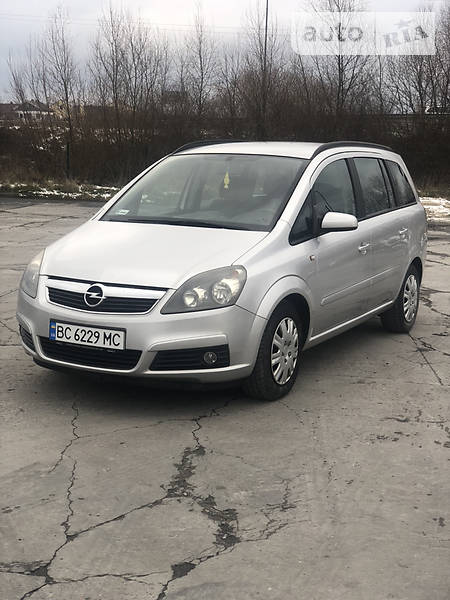 Универсал Opel Zafira 2005 в Городке