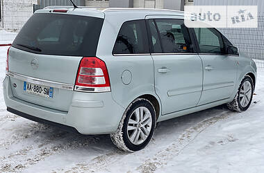 Минивэн Opel Zafira 2009 в Виннице