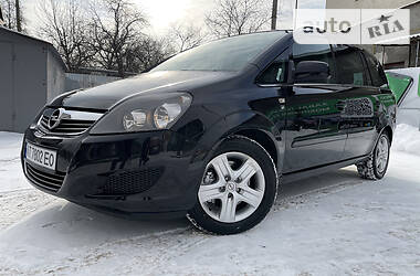 Универсал Opel Zafira 2010 в Ивано-Франковске