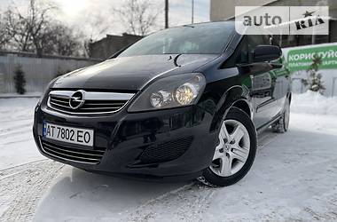 Универсал Opel Zafira 2010 в Ивано-Франковске