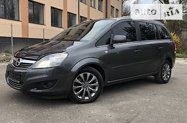 Минивэн Opel Zafira 2011 в Городке