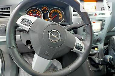 Универсал Opel Zafira 2013 в Луцке