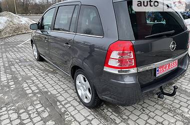 Универсал Opel Zafira 2010 в Львове