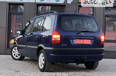 Минивэн Opel Zafira 2003 в Дрогобыче