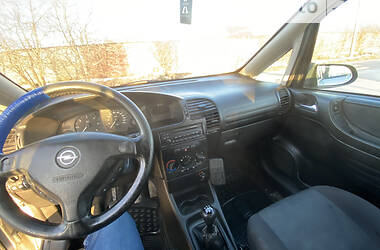 Универсал Opel Zafira 2002 в Звягеле