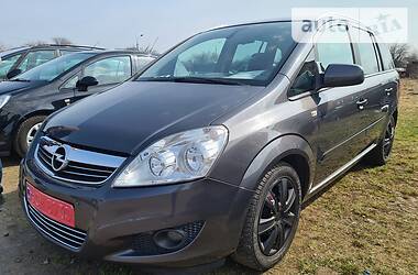 Универсал Opel Zafira 2011 в Ровно