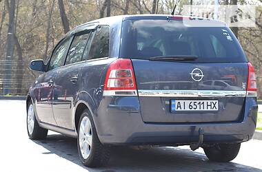 Минивэн Opel Zafira 2011 в Киеве