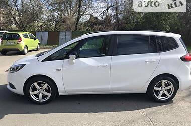 Минивэн Opel Zafira 2017 в Киеве