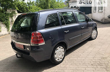 Универсал Opel Zafira 2005 в Днепре