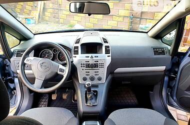 Минивэн Opel Zafira 2009 в Ровно