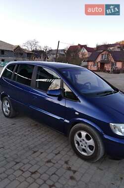Мінівен Opel Zafira 2004 в Надвірній