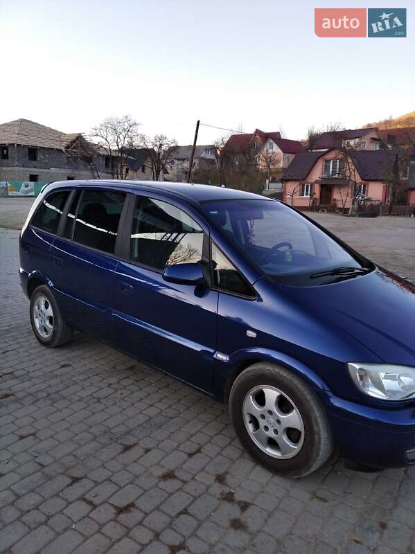 Минивэн Opel Zafira 2004 в Надворной