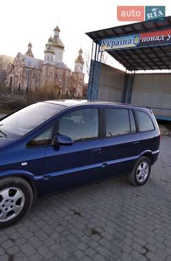 Мінівен Opel Zafira 2004 в Надвірній