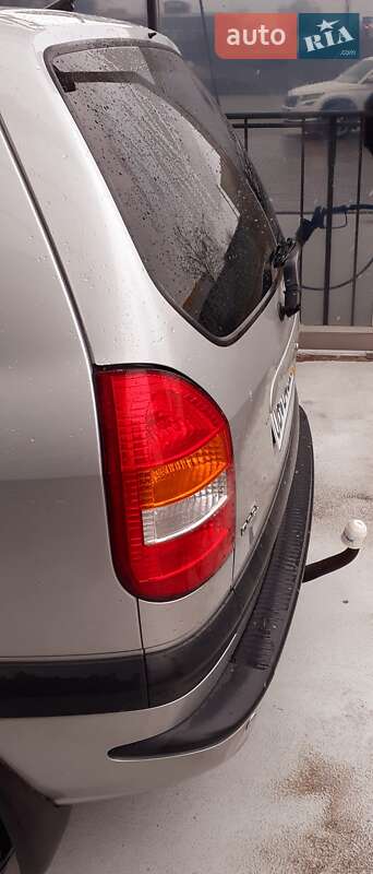 Мінівен Opel Zafira 2001 в Житомирі