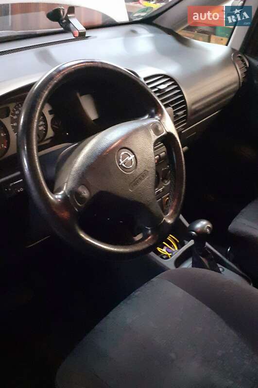 Мінівен Opel Zafira 2001 в Житомирі