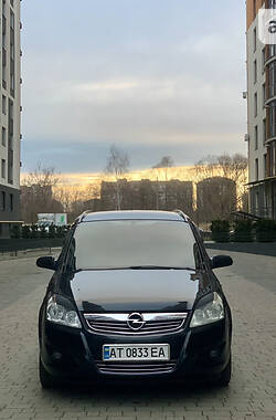 Минивэн Opel Zafira 2008 в Ивано-Франковске