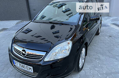 Минивэн Opel Zafira 2009 в 