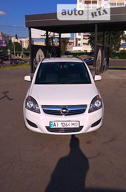 Минивэн Opel Zafira 2011 в Киеве