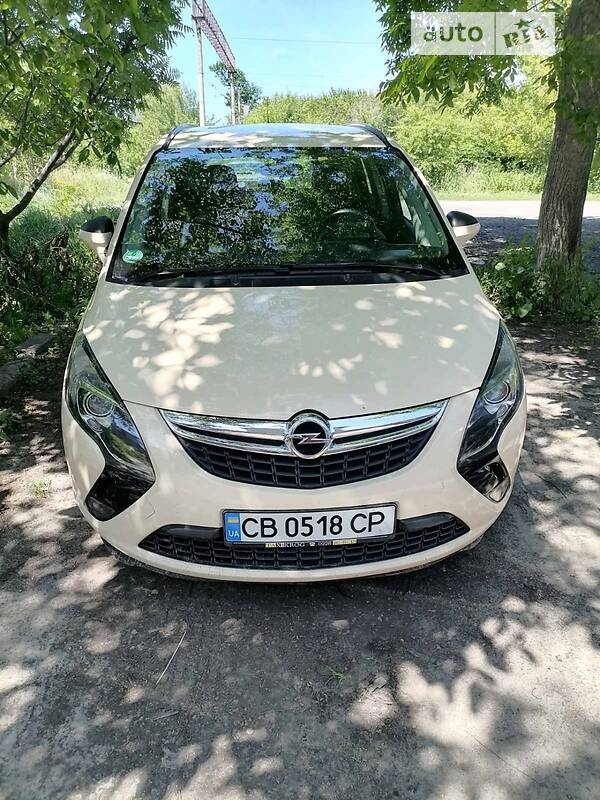 Минивэн Opel Zafira 2016 в Киеве