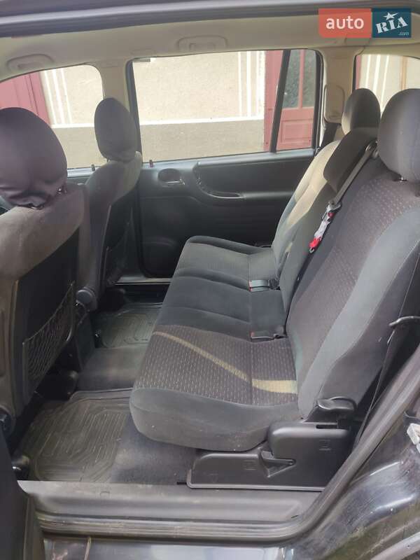 Минивэн Opel Zafira 2005 в Черновцах