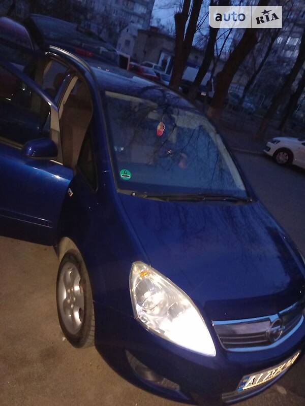 Минивэн Opel Zafira 2008 в Софиевской Борщаговке