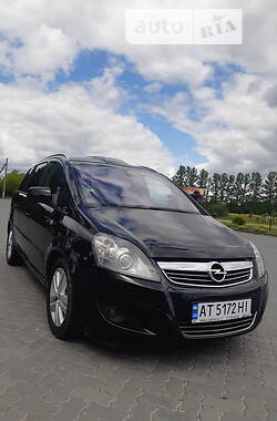 Универсал Opel Zafira 2011 в Косове