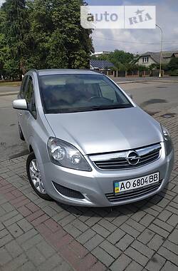 Минивэн Opel Zafira 2012 в 