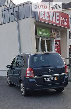 Минивэн Opel Zafira 2008 в Черновцах