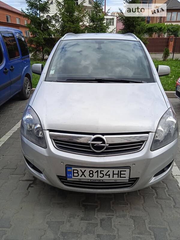 Минивэн Opel Zafira 2012 в Хмельницком