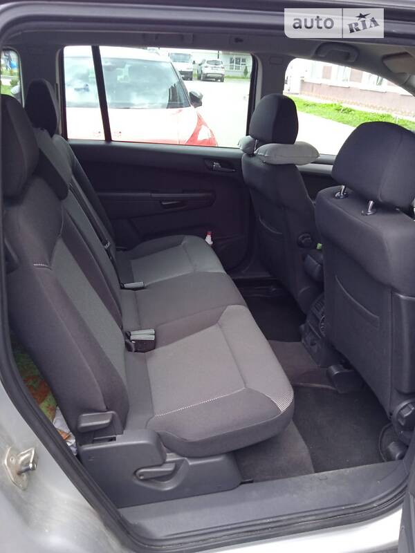Минивэн Opel Zafira 2012 в Хмельницком