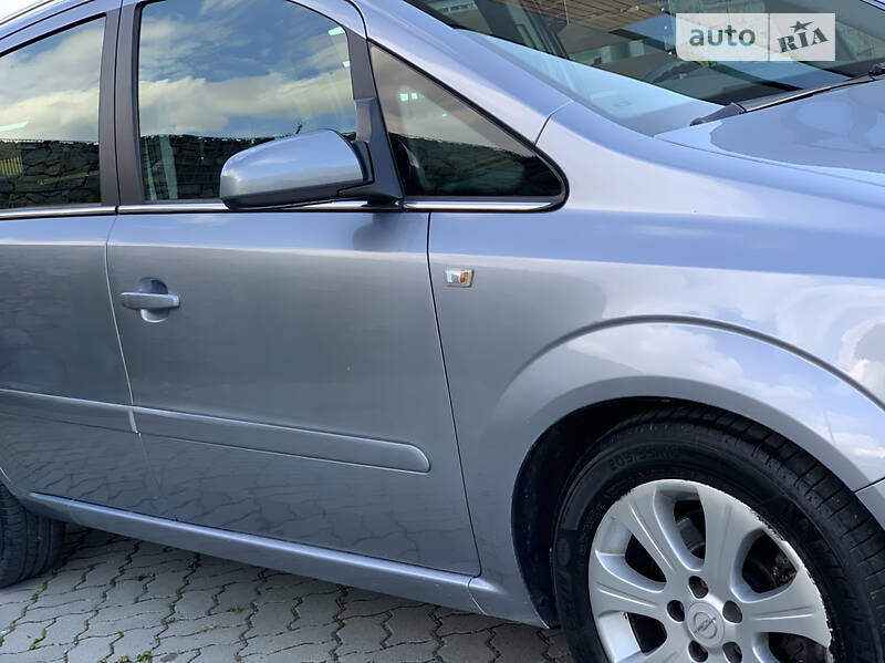 Мінівен Opel Zafira 2009 в Стрию