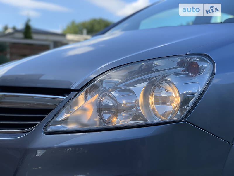 Мінівен Opel Zafira 2009 в Стрию