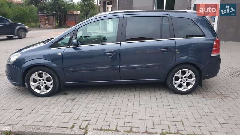 Мінівен Opel Zafira 2005 в Надвірній